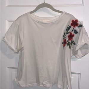 White T shirt with floral stitching